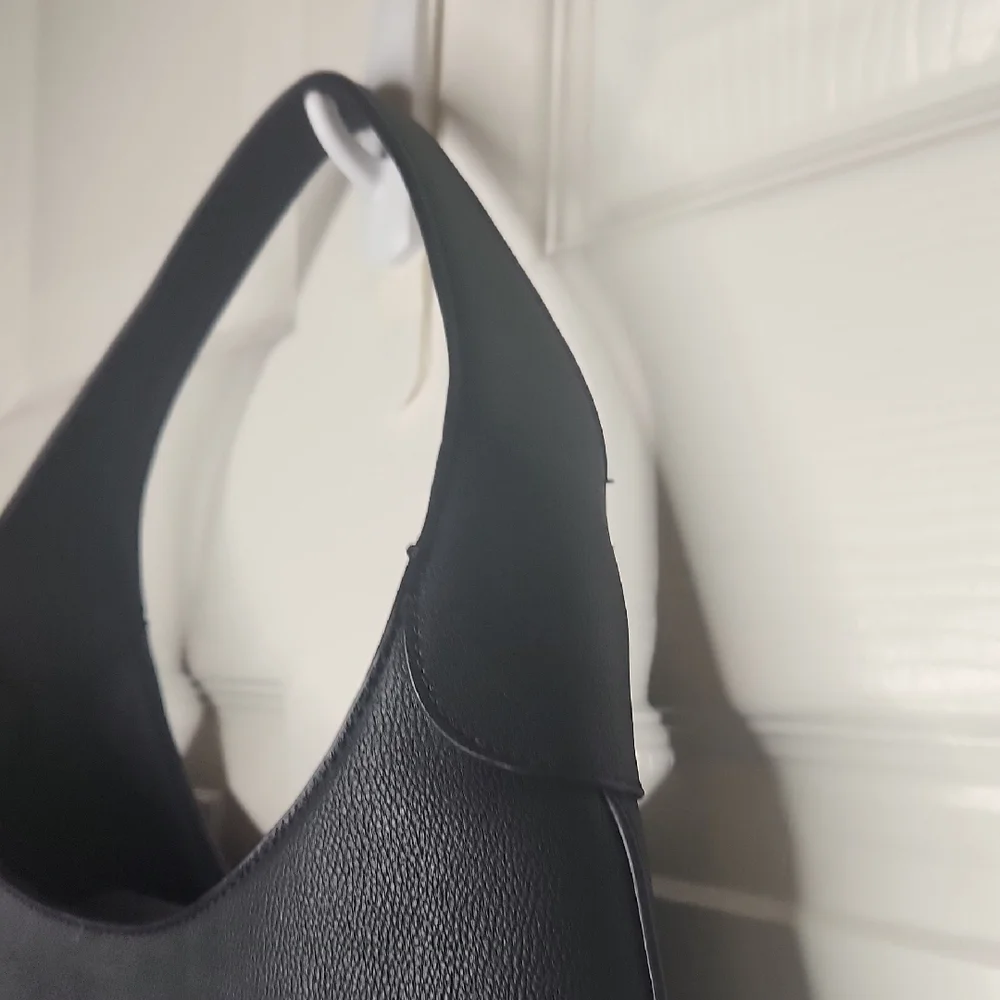 NWOT Tommy Hilfiger Black Staple Hobo Shoulder Bag - Picture 8 of 12